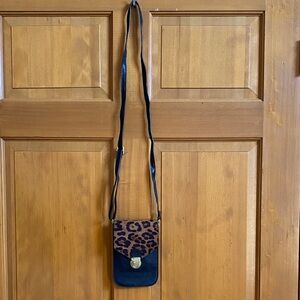 Leopard Print Crossbody Touch Screen Bag in Black and Brown